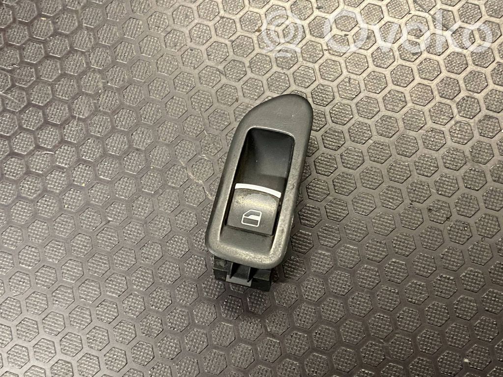 Volkswagen Golf VI Przyciski szyb 