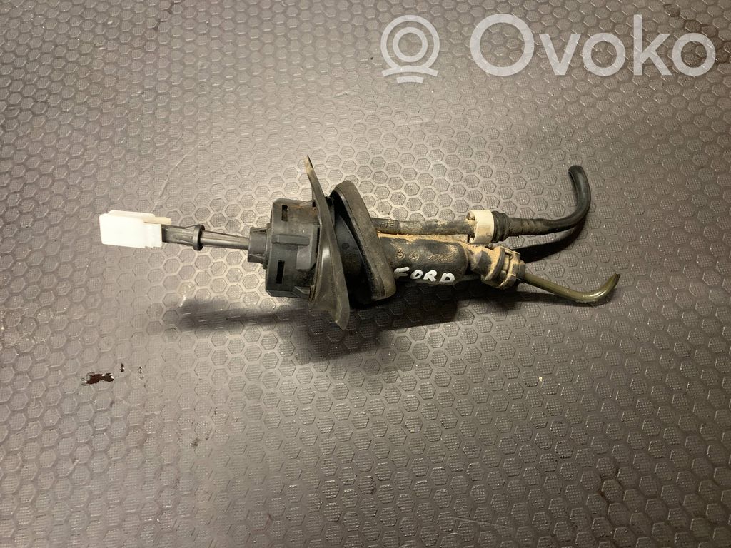 Ford Focus C-MAX Clutch master cylinder 