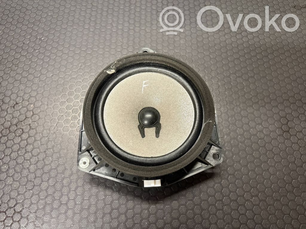 Toyota Corolla Verso AR10 Etuoven kaiutin 