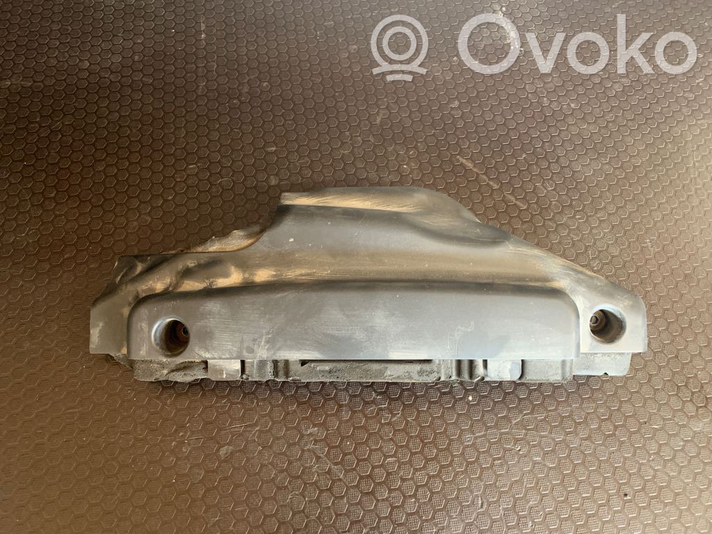BMW X5 E53 Alte piese compartiment motor 