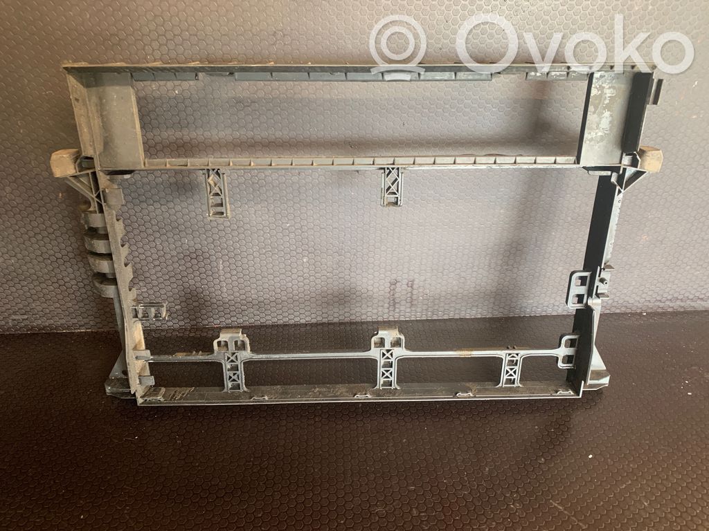 BMW 5 E39 Jäähdyttimen kehyksen suojapaneeli 