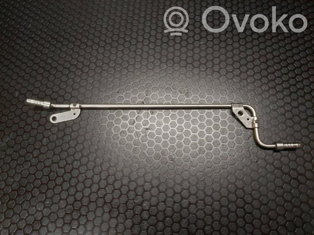 Volkswagen PASSAT CC Przewód paliwa 