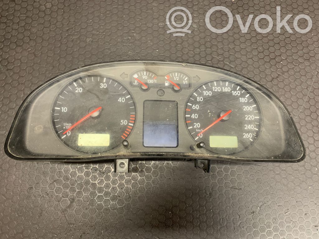 Volkswagen PASSAT B5 Speedometer (instrument cluster) 