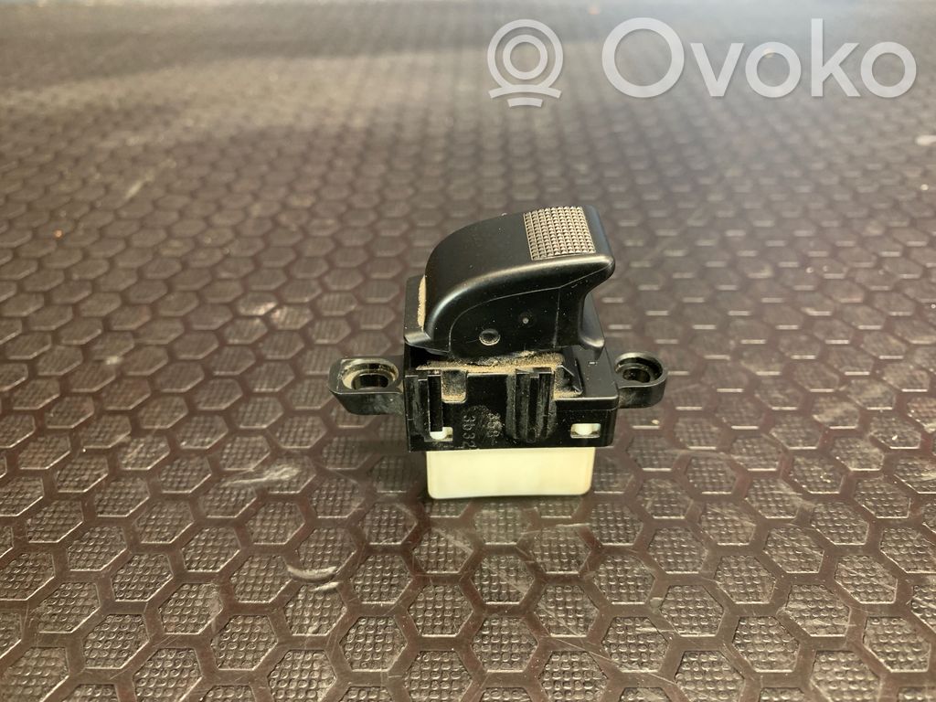 Electric window control switch   3B32,358