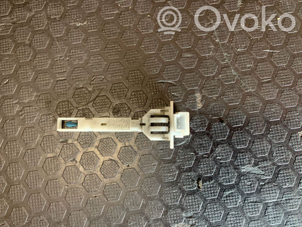 Innentemperatursensor   64118380673
