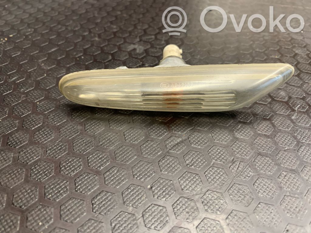BMW 5 E60 E61 Etupuskurin suuntavilkku 