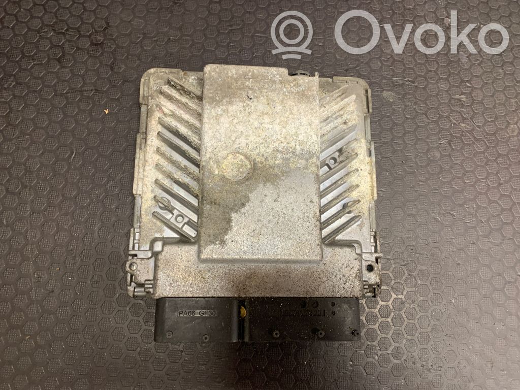 Volkswagen PASSAT B6 Engine control unit/module 