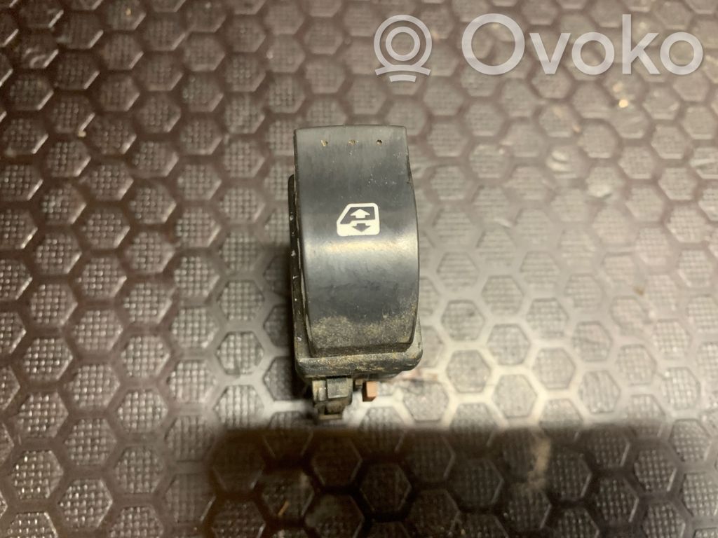 Opel Vivaro Electric window control switch 