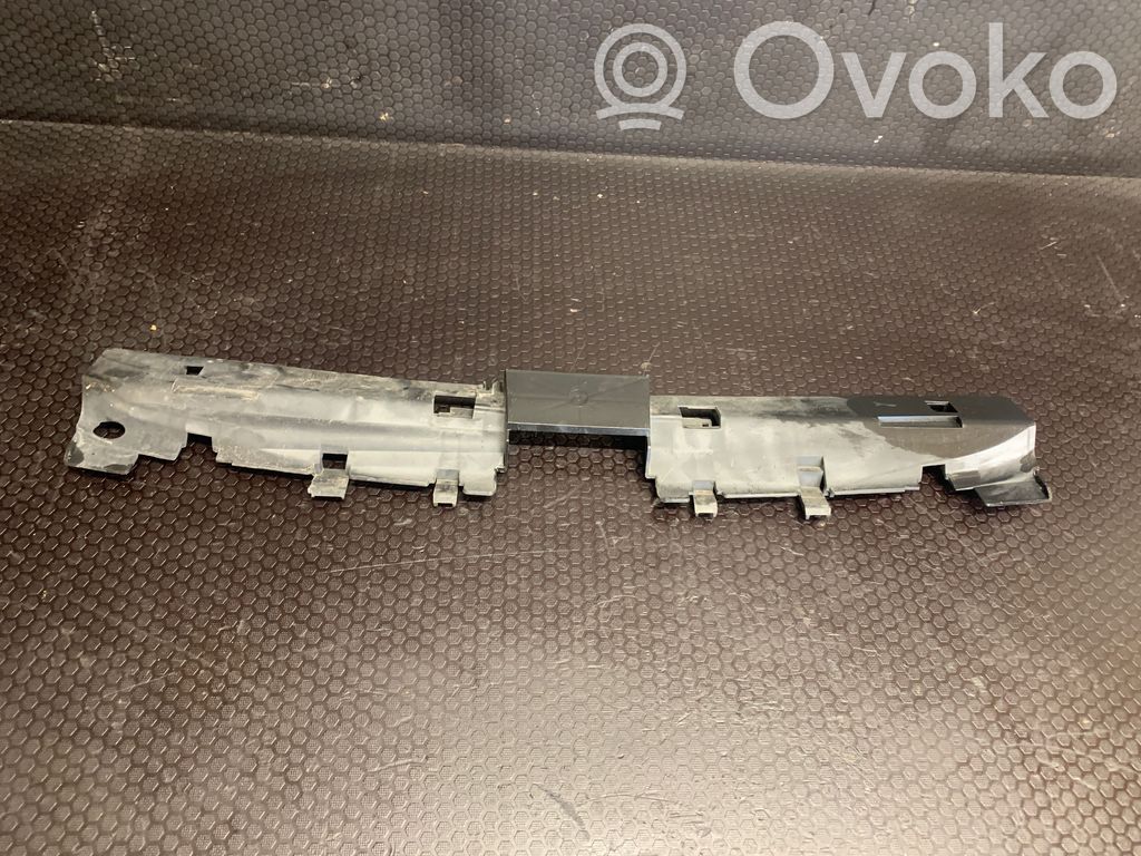 Opel Vivaro Osłona chłodnicy 