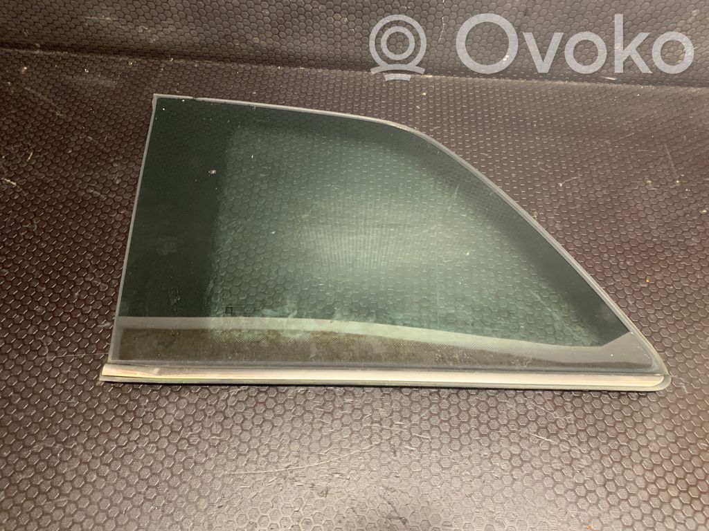 Opel Zafira B Rear side window 