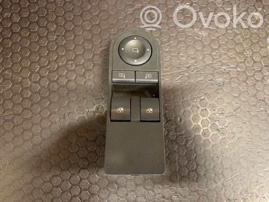 Opel Astra H Electric window control switch 