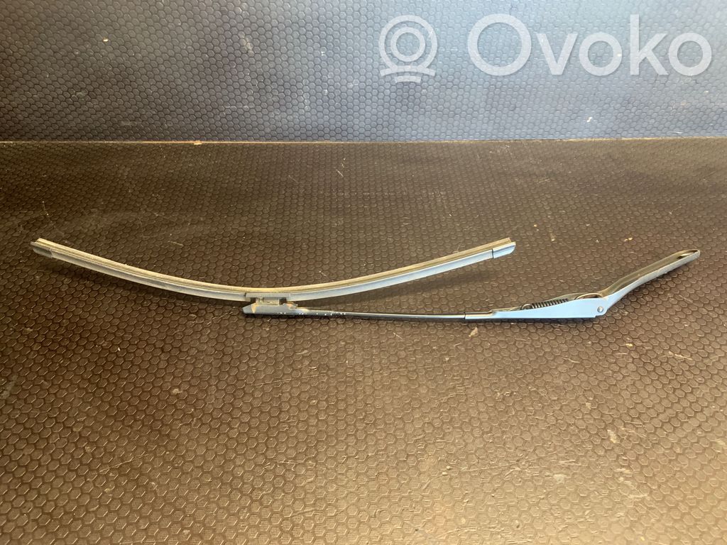 BMW X1 E84 Front wiper blade arm 