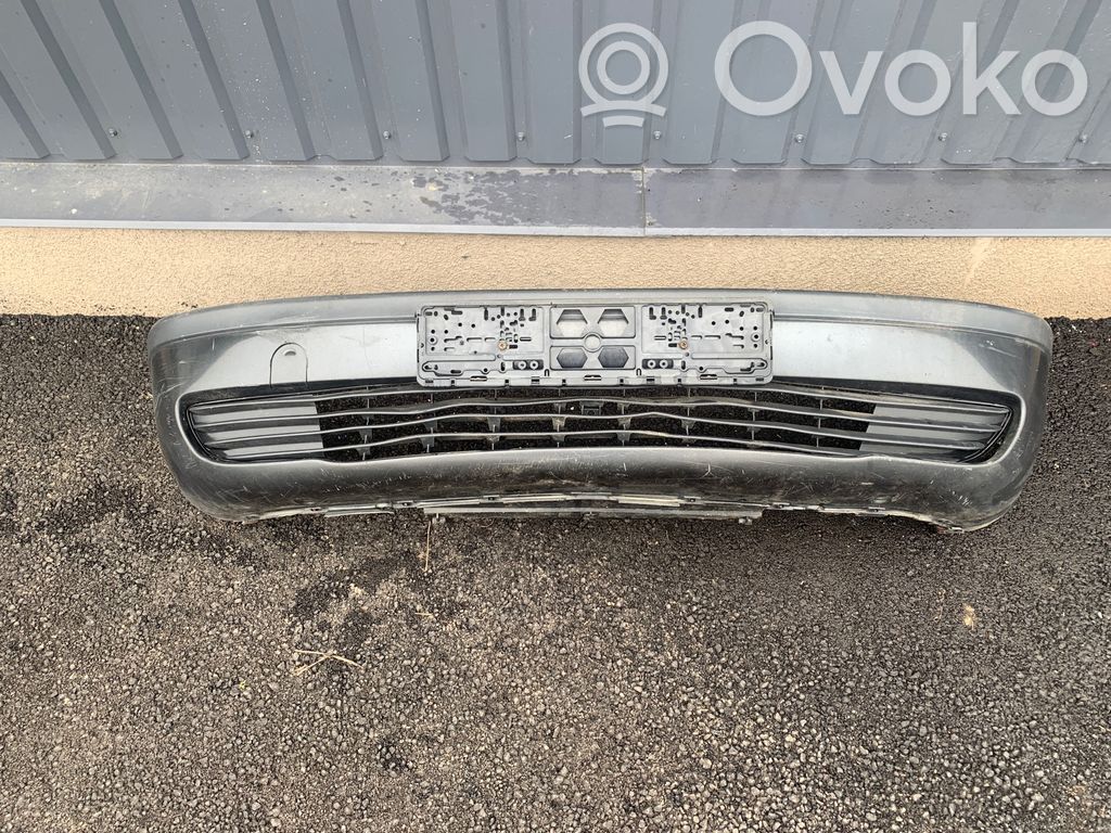 Opel Zafira A Parachoques delantero 