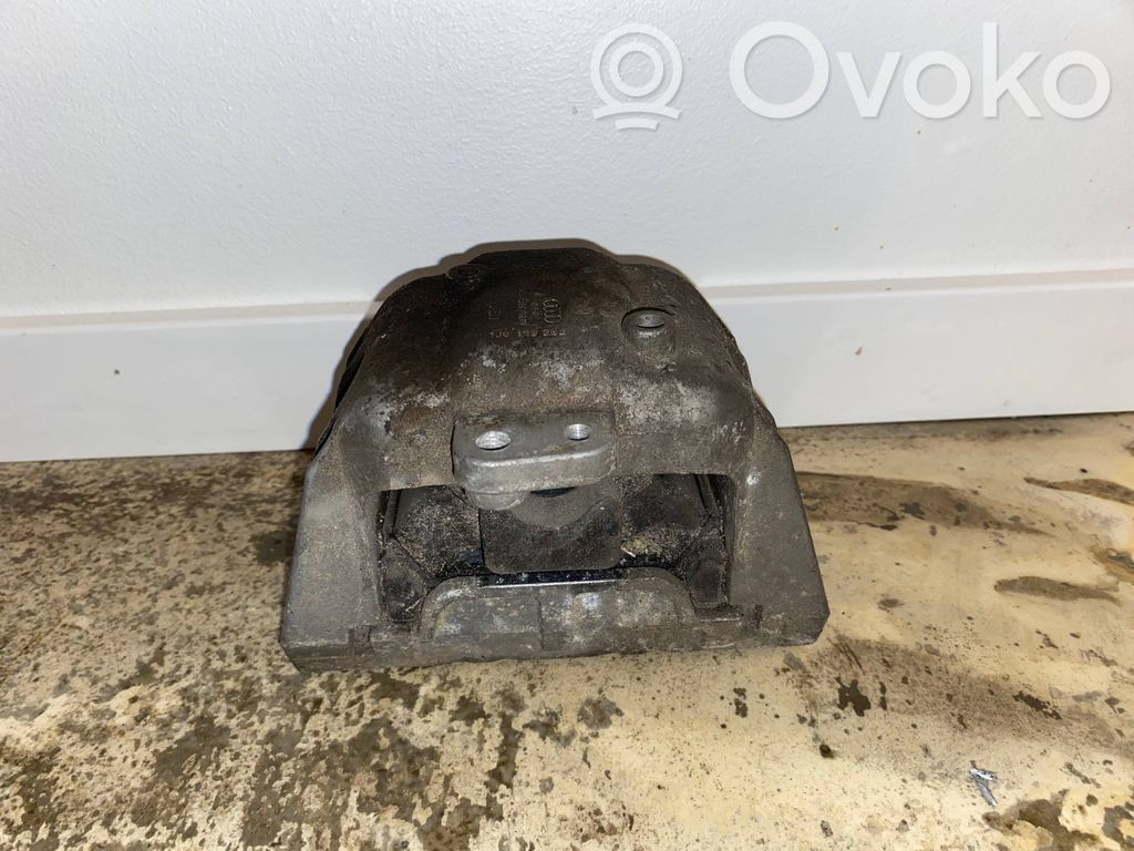 Volkswagen Golf IV Engine mount bracket 