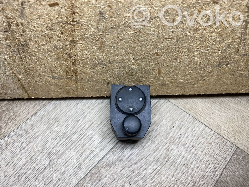 Audi A4 S4 B5 8D Interruptor del espejo lateral 