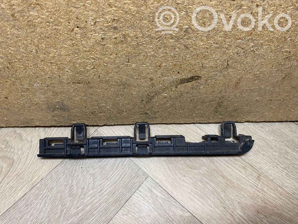 BMW 5 F10 F11 Ślizg listwy progowej 