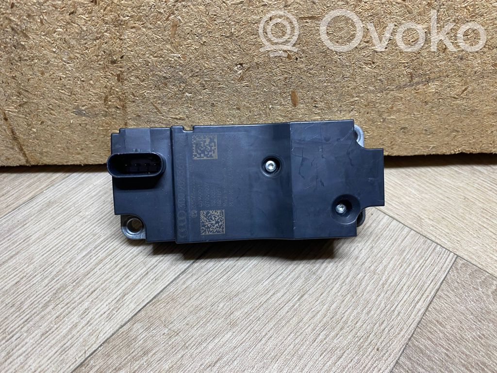 Audi A4 S4 B9 Ohjauspyörän lukitus 