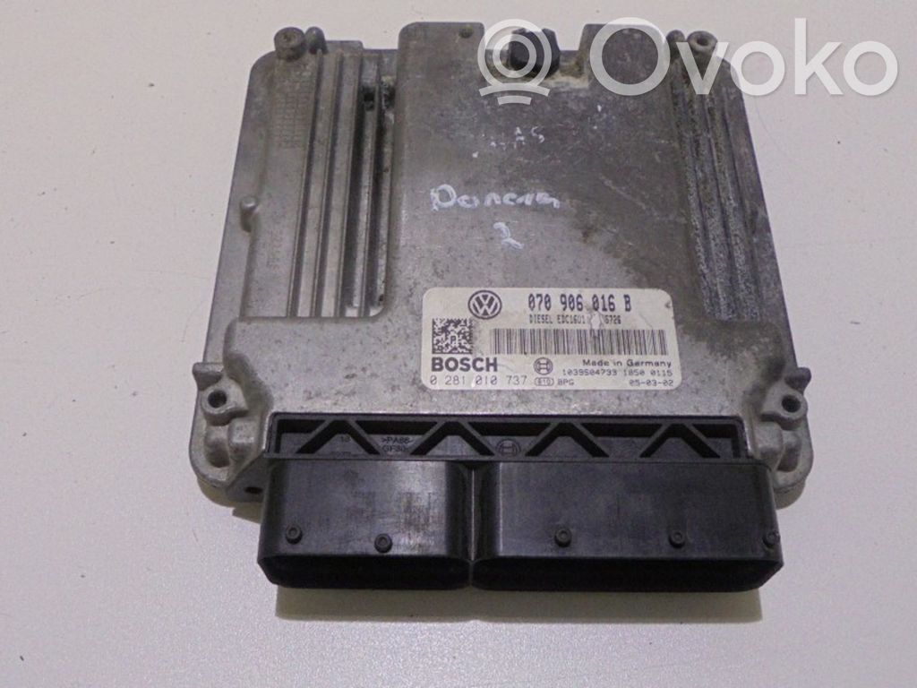 Unidad de control/módulo del motor   070906016B,0281010737