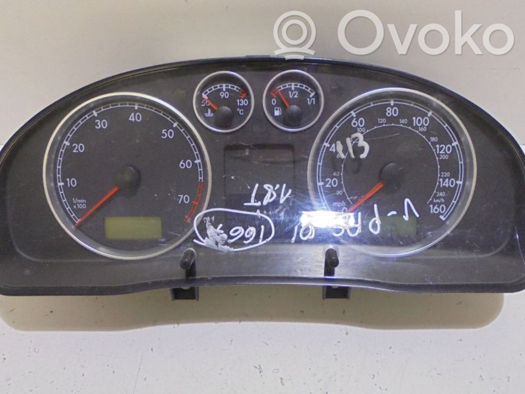 Volkswagen PASSAT B5.5 Licznik / Prędkościomierz 
