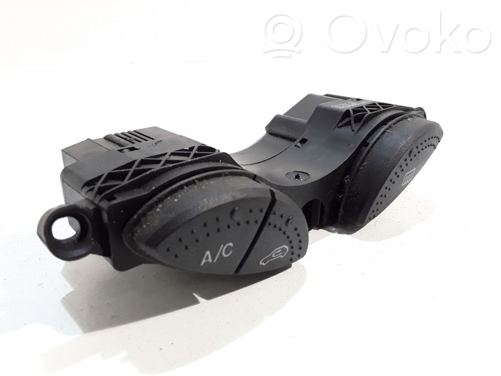Ford Focus Windscreen/window heater switch 
