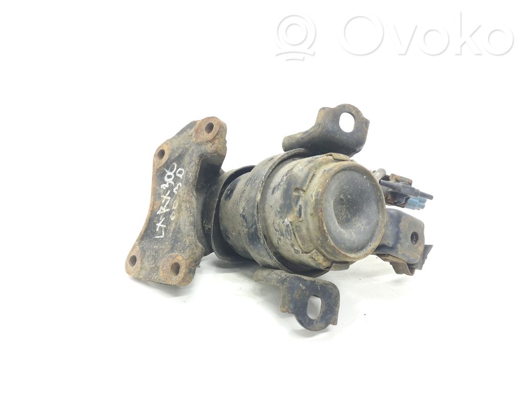 Engine mount bracket