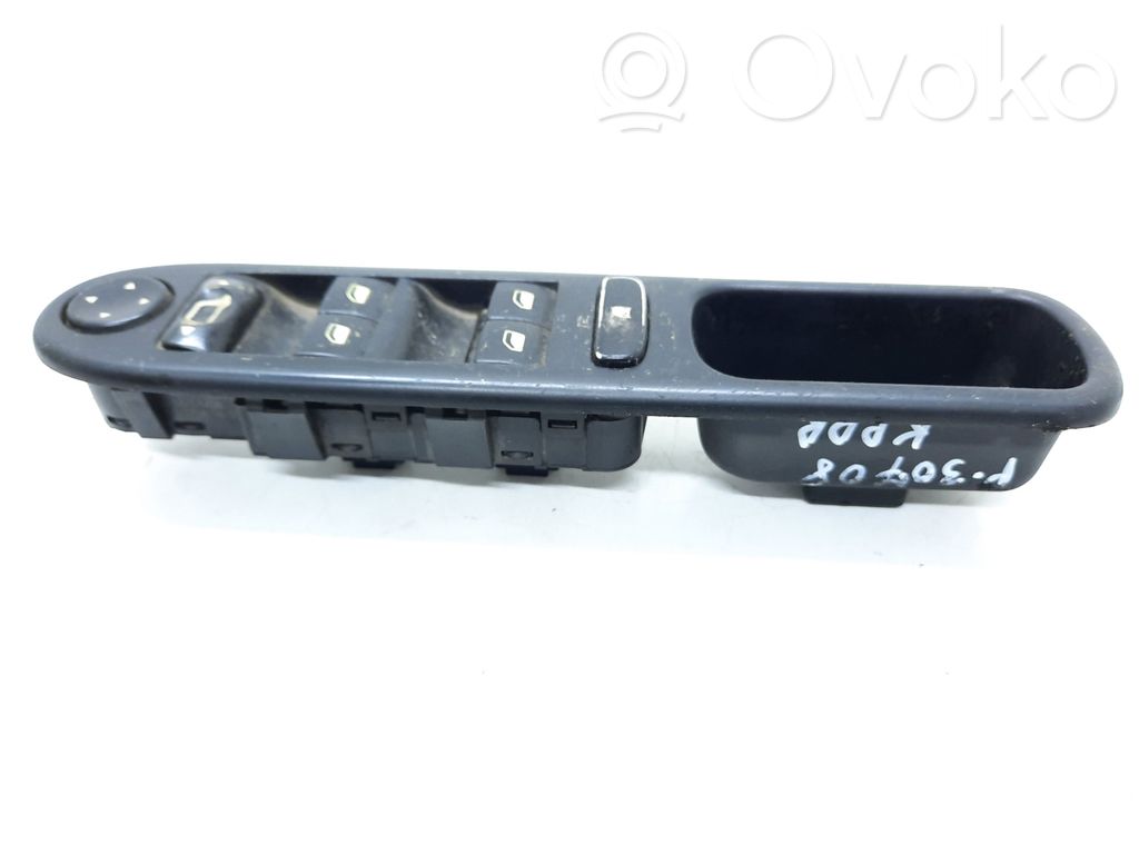 Peugeot 307 Electric window control switch 