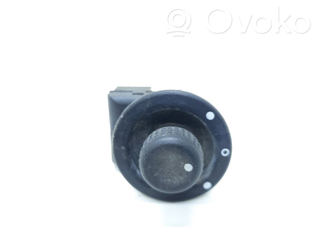 Renault Clio II Wing mirror switch 