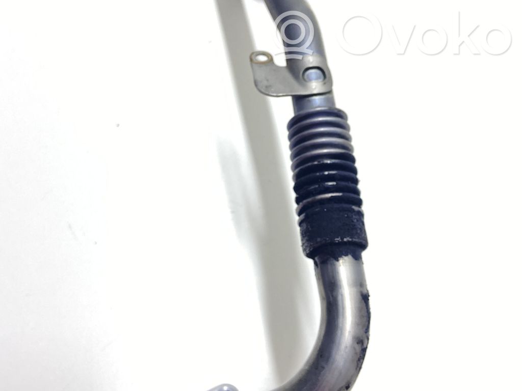 Volkswagen PASSAT CC Caurulīte (-es) / šļūtene (-es) 