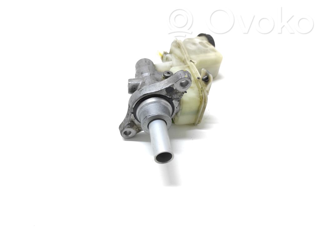 Master brake cylinder