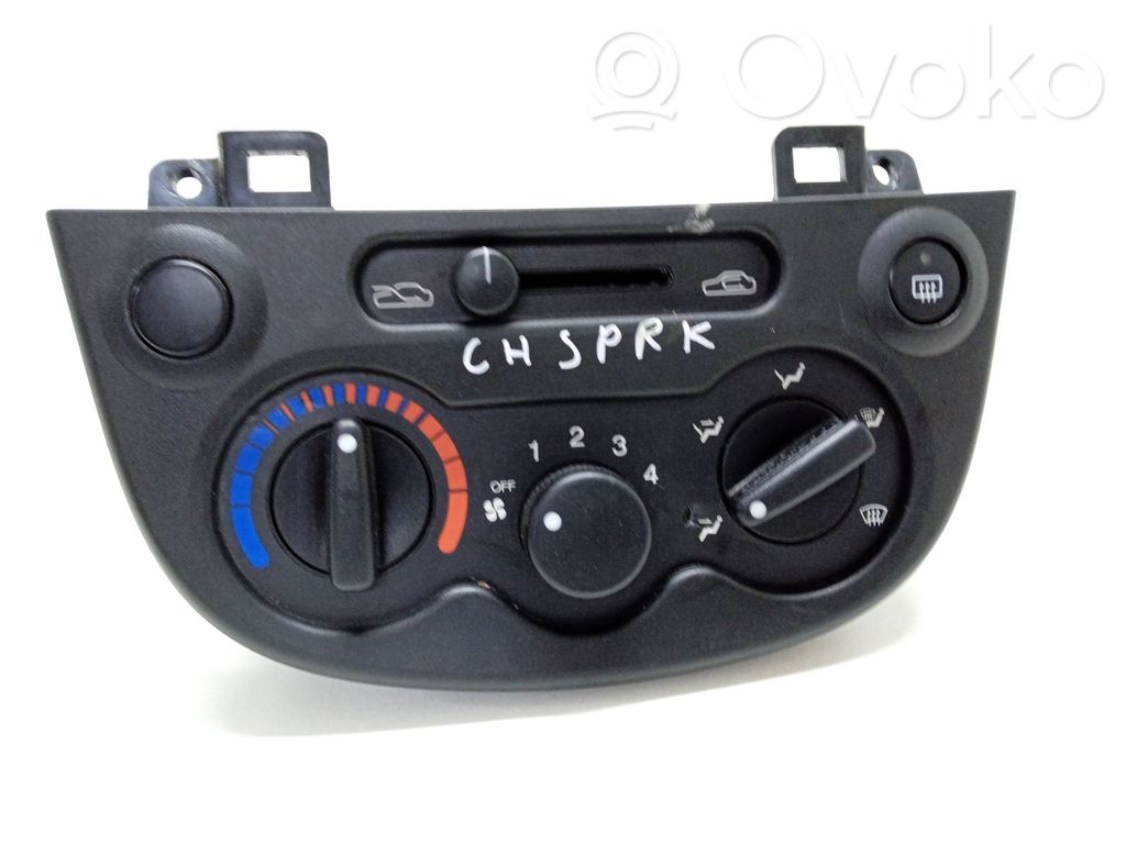 Climate control unit   6G08