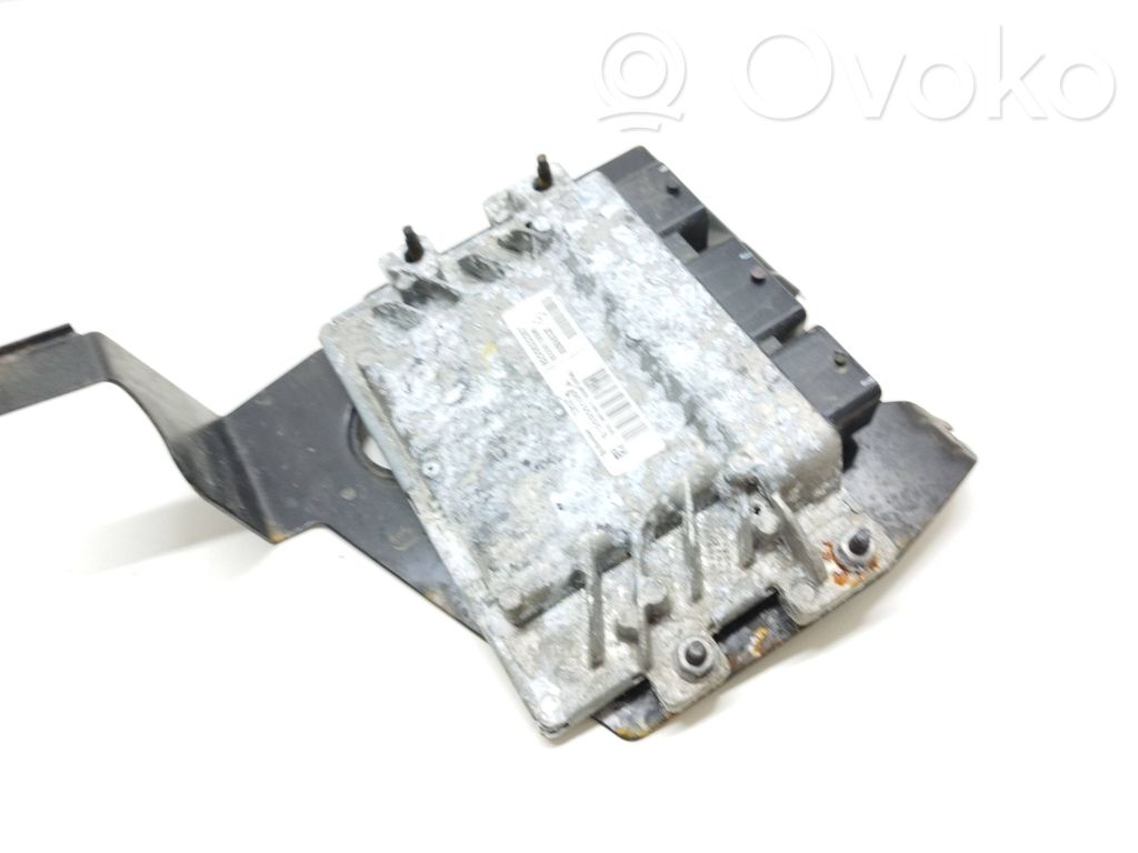 Engine control unit/module   S120200105A,8200522357,8200510536