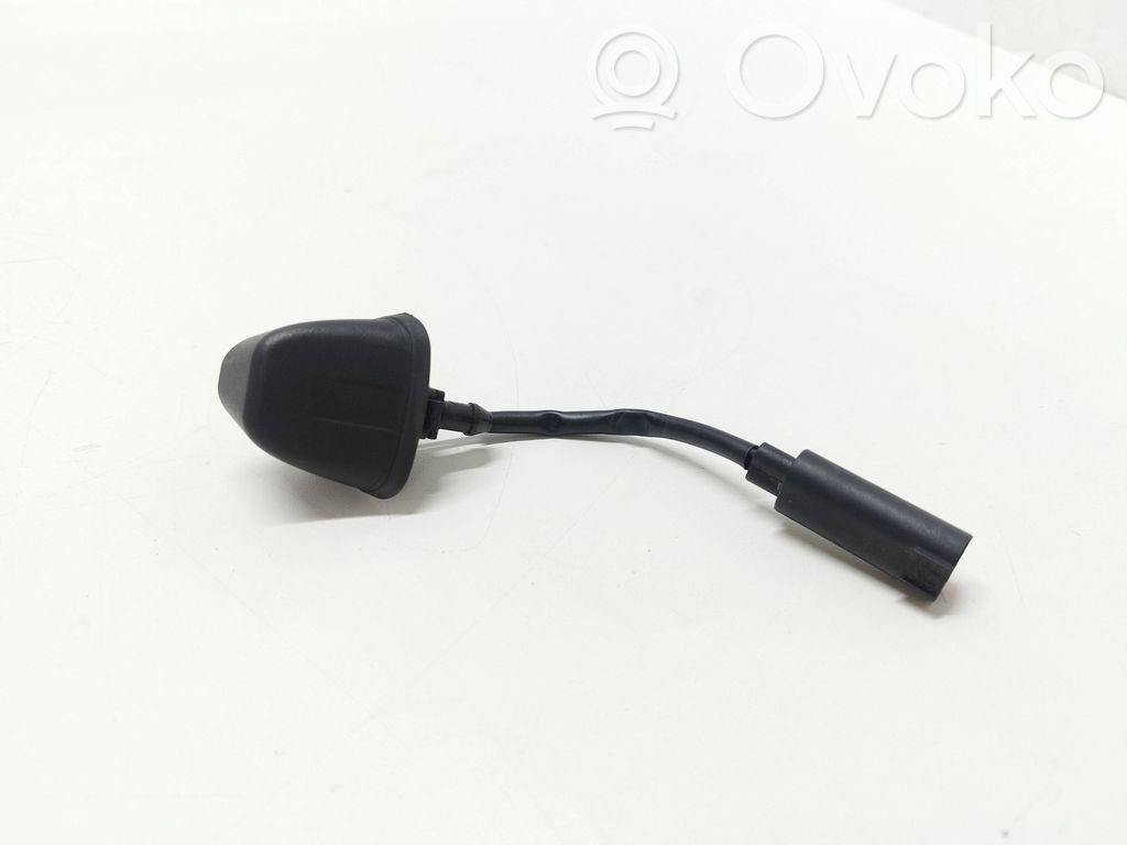 BMW 3 E92 E93 Windshield washer spray nozzle 