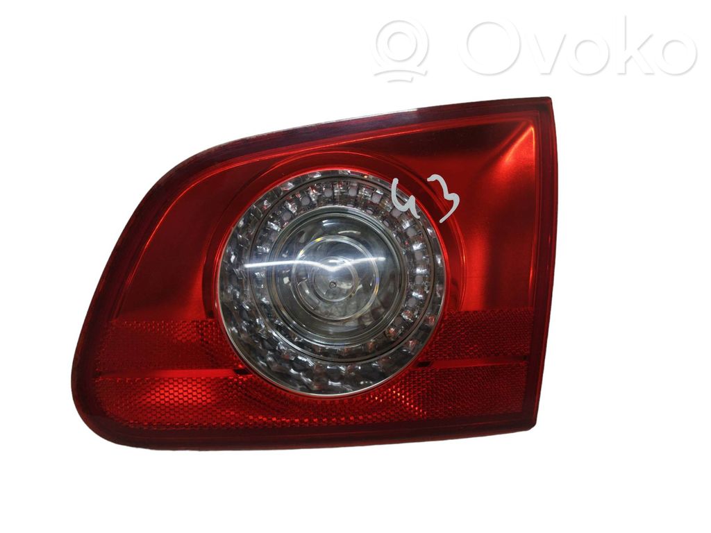 Volkswagen PASSAT B6 Lampy tylnej klapy bagażnika 