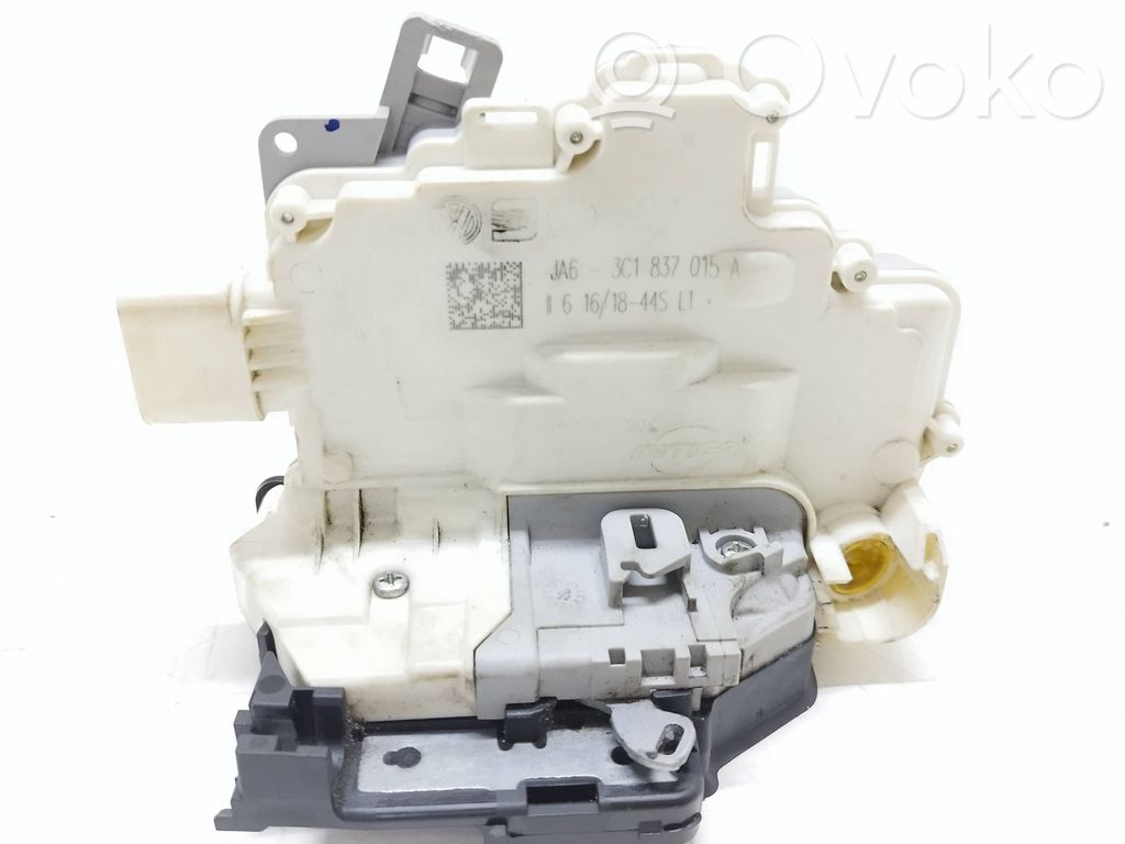 Volkswagen PASSAT B6 Zamek drzwi przednich 