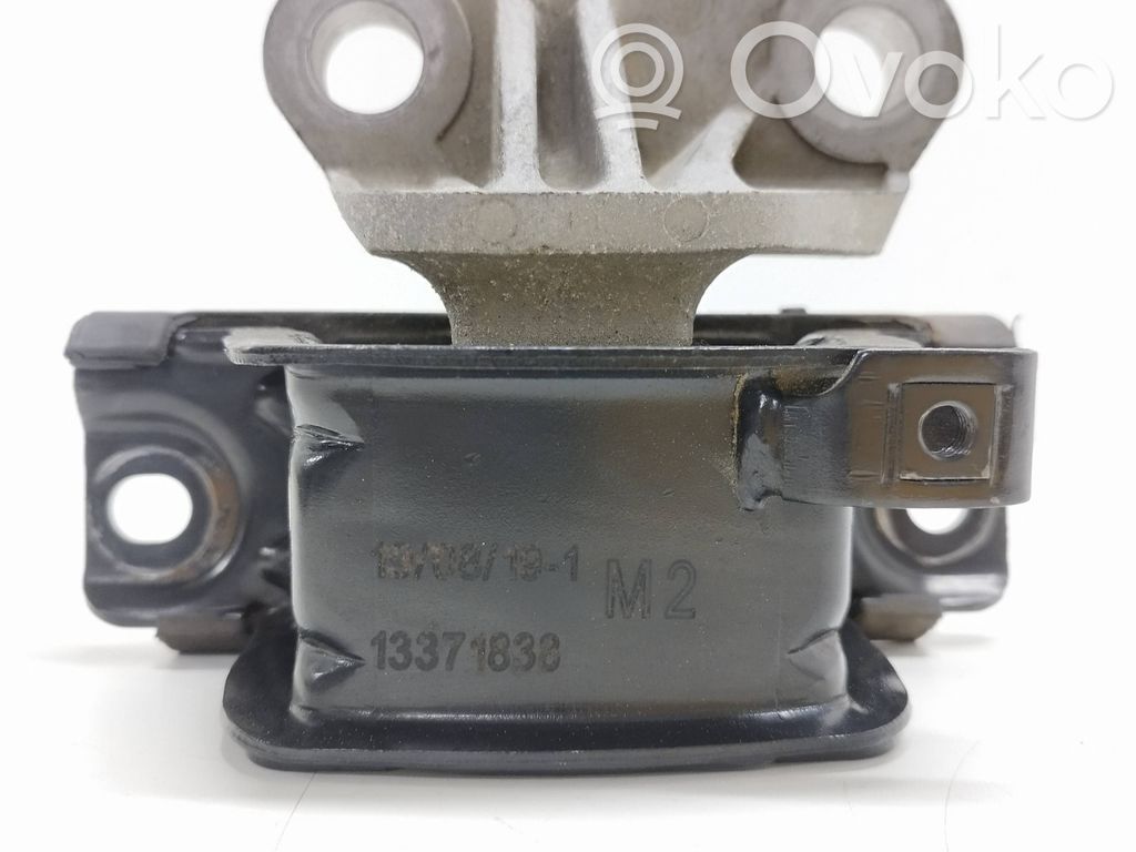 Opel Corsa E Variklio pagalvė 