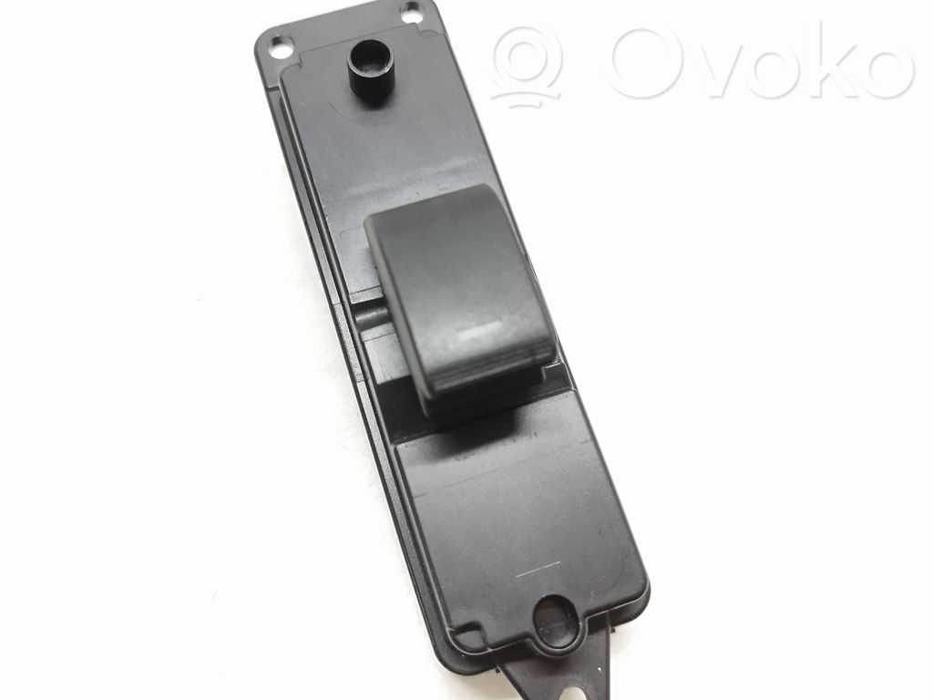 Interrupteur commade lève-vitre   GS1D66370,03124600,K1827