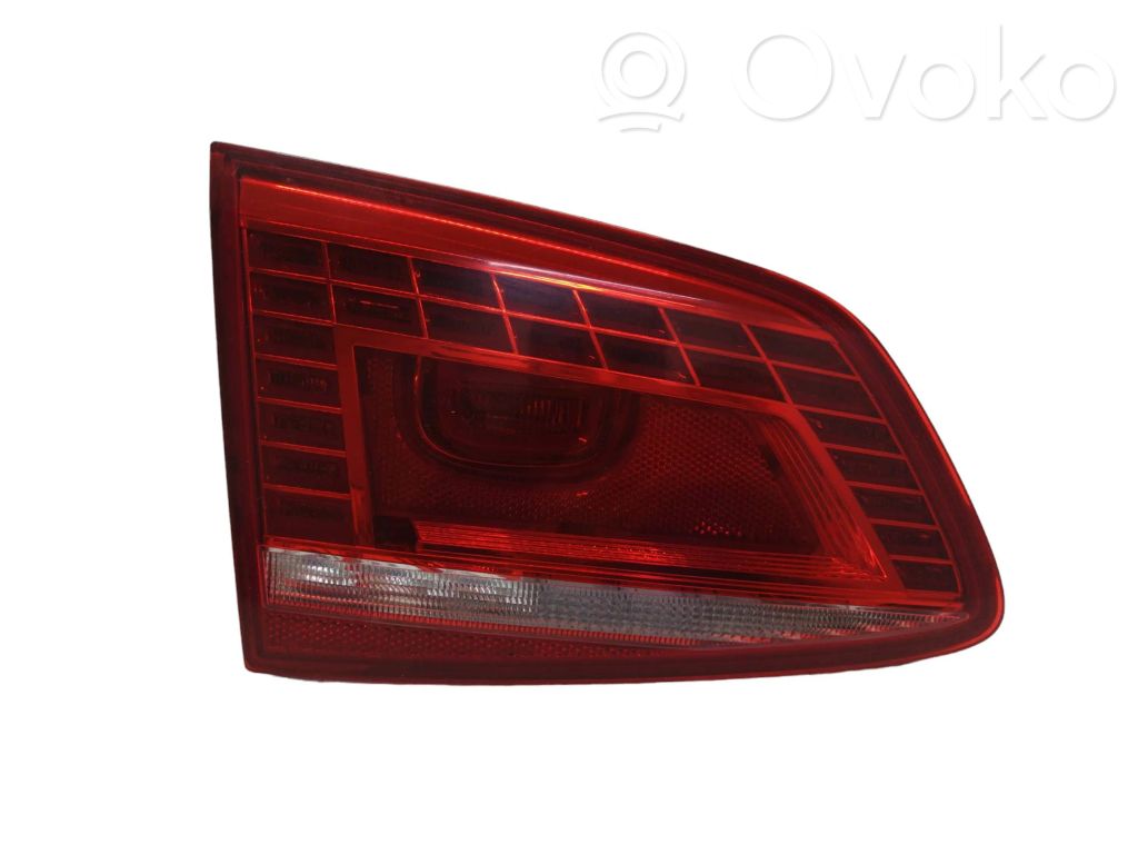 Volkswagen Passat Alltrack Lampy tylnej klapy bagażnika 