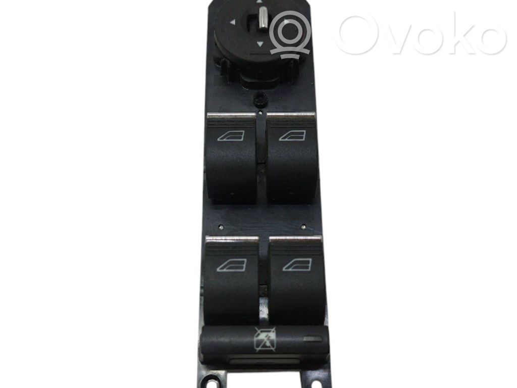 Ford Focus Electric window control switch 