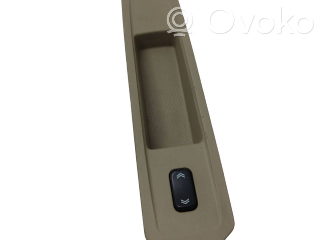 Cadillac CTS Electric window control switch 