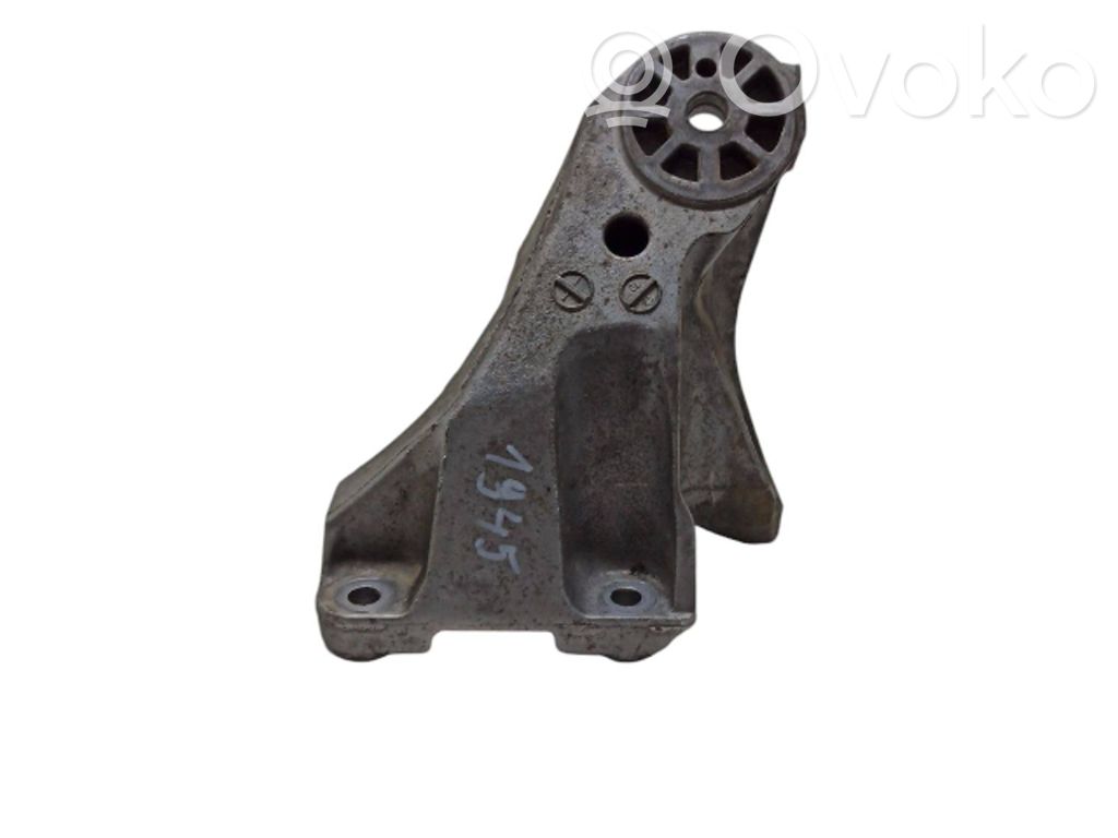 Porsche Cayenne (92A) Engine mounting bracket 