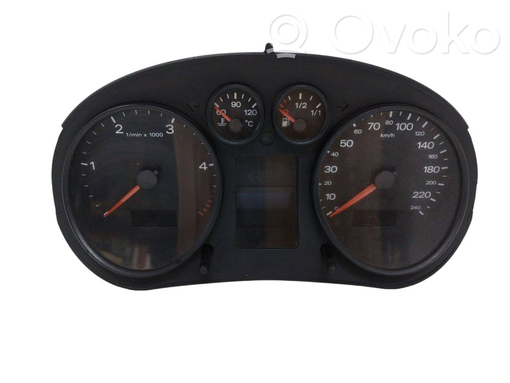 Audi A2 Speedometer (instrument cluster) 