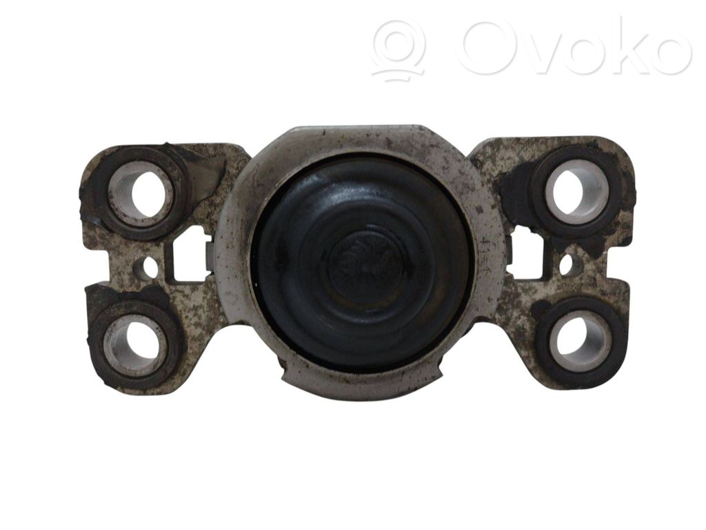 Volvo S60 Engine mount bracket 