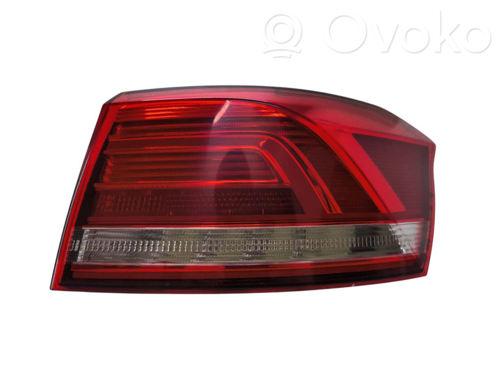 Volkswagen PASSAT B8 Lampa tylna 