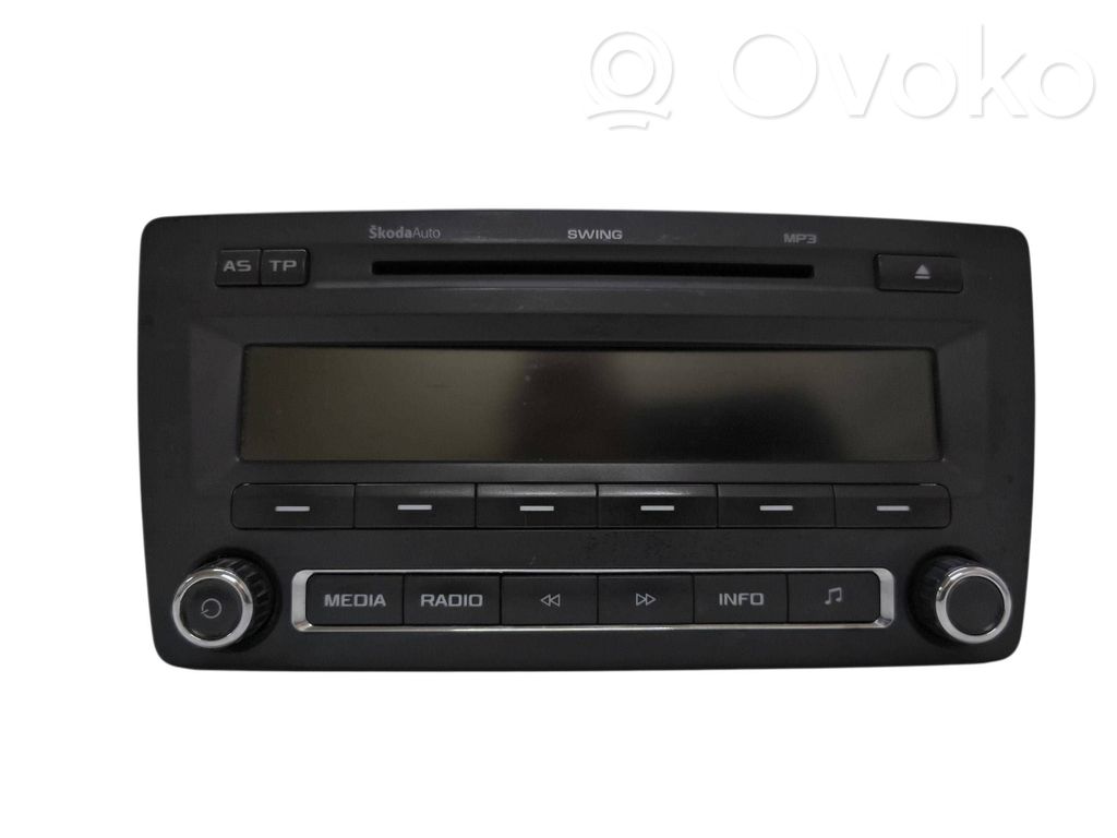 Skoda Octavia Mk2 (1Z) Panel / Radioodtwarzacz CD/DVD/GPS 