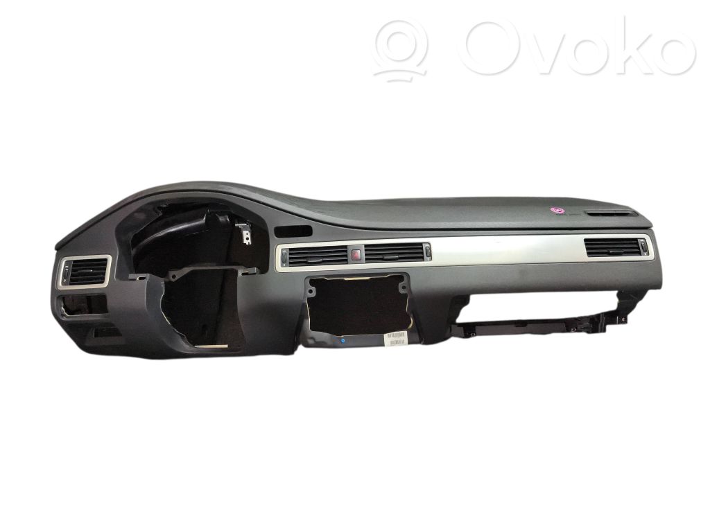 Volvo V70 Panelis 
