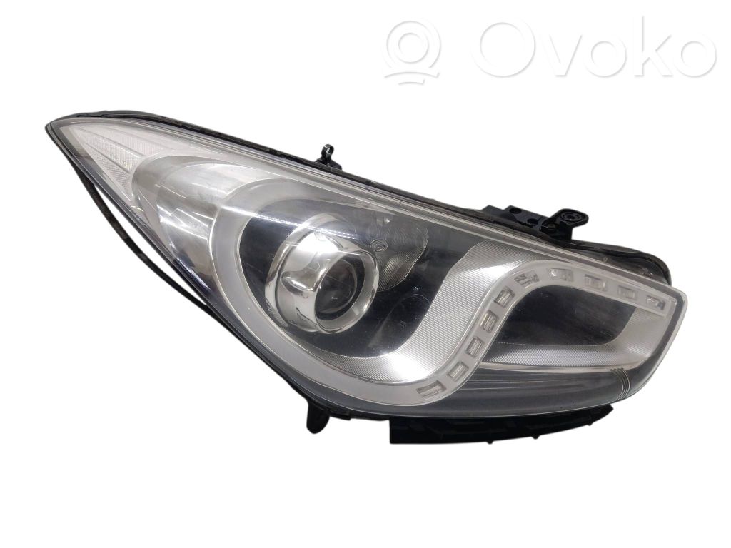 Hyundai i40 Lampa przednia 