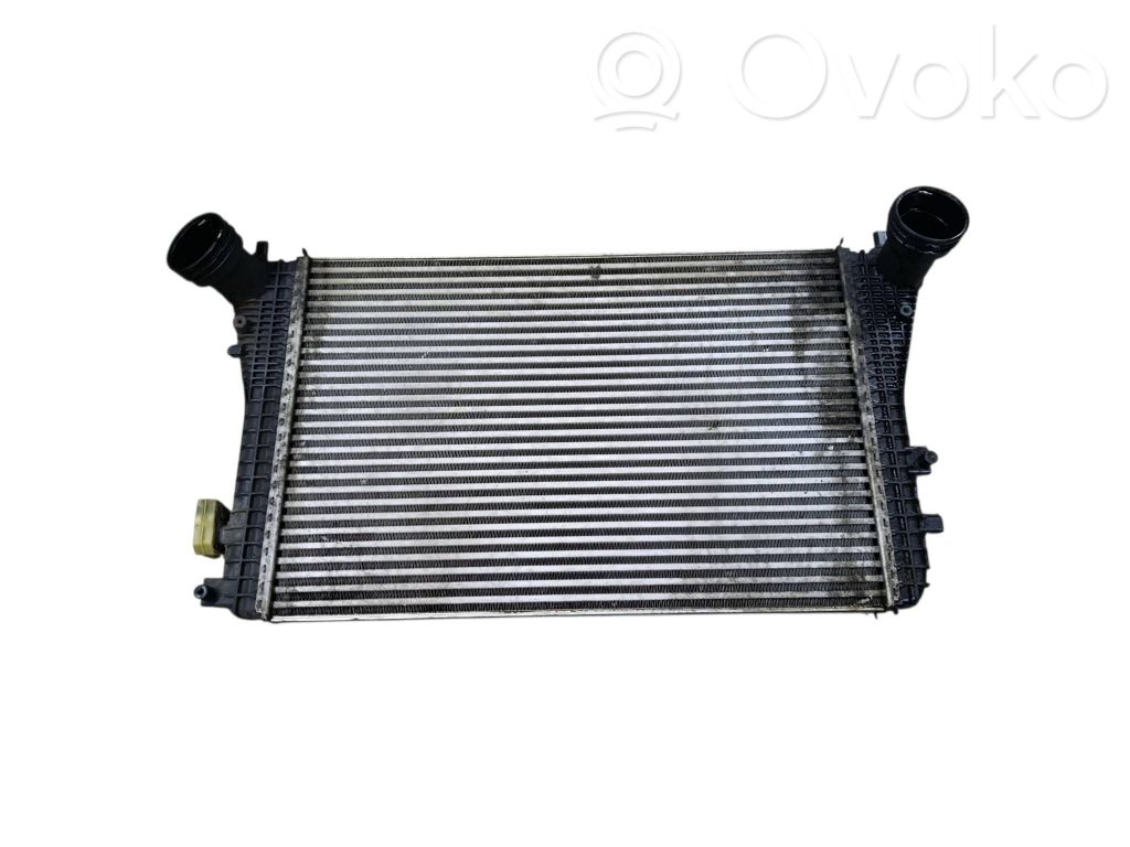 Volkswagen Tiguan Chłodnica powietrza doładowującego / Intercooler