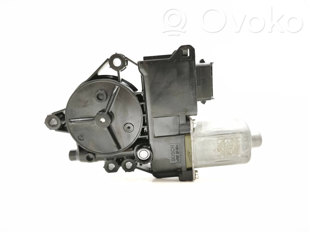 Silnik regulatora szyby drzwi przednich   1137328608