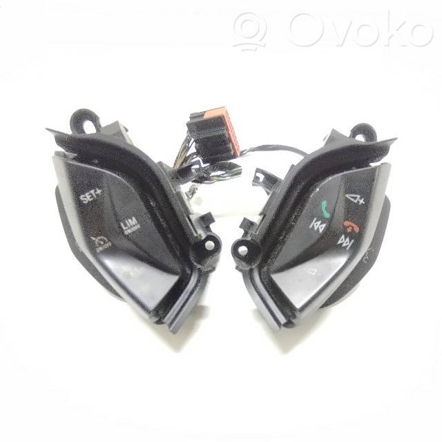 Boutons / interrupteurs volant   AM5T9E740AA,110CT03FR2,AM5T14K147DB