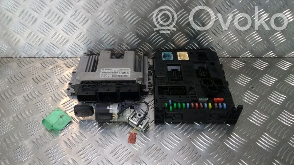 Peugeot 308 Engine control unit/module 